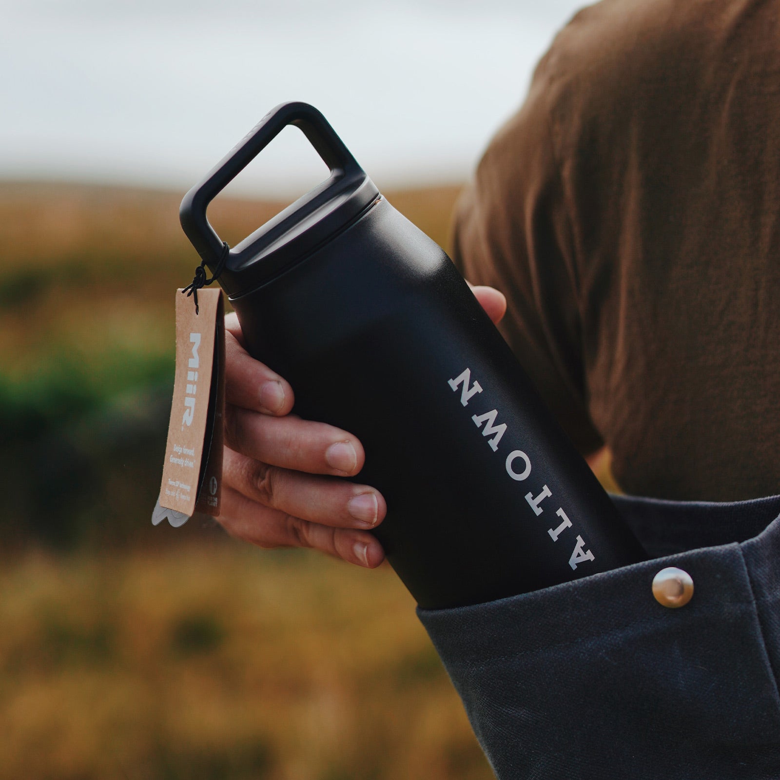 Miir 32oz Wide Mouth Primary Black Water Bottle