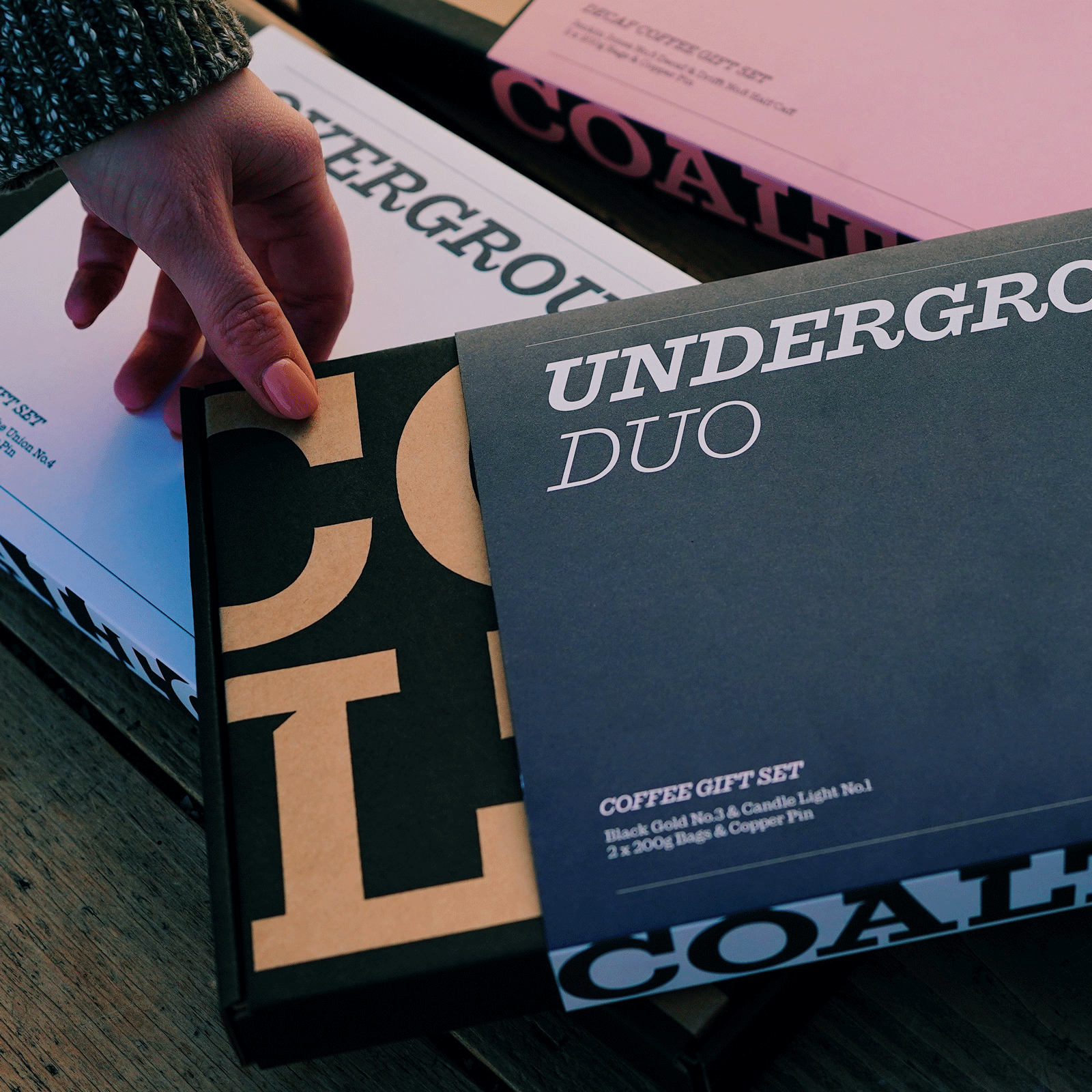 Underground Duo Coffee Gift Set Black Gold Coffee Candlelight Coffee Pin Badge Present